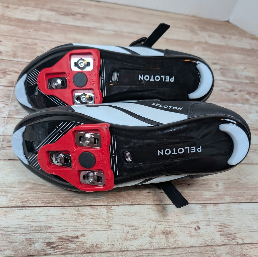Peloton Bike & Bike Cycling Shoes Red Black White Unisex Size 38 Like New Size 8 - Picture 7 of 16
